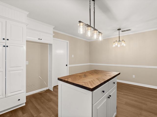 1805 Buckner, Longview, TX 75604