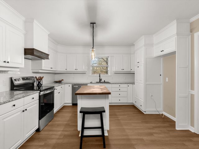 1805 Buckner, Longview, TX 75604