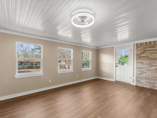 1805 Buckner, Longview, TX 75604