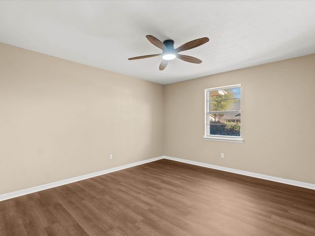 1805 Buckner, Longview, TX 75604