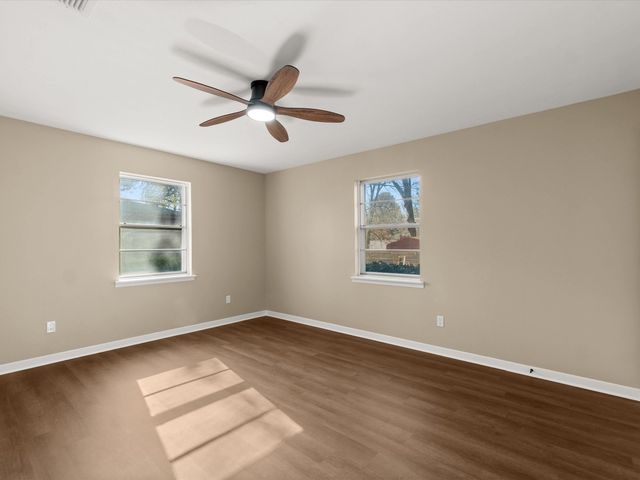 1805 Buckner, Longview, TX 75604