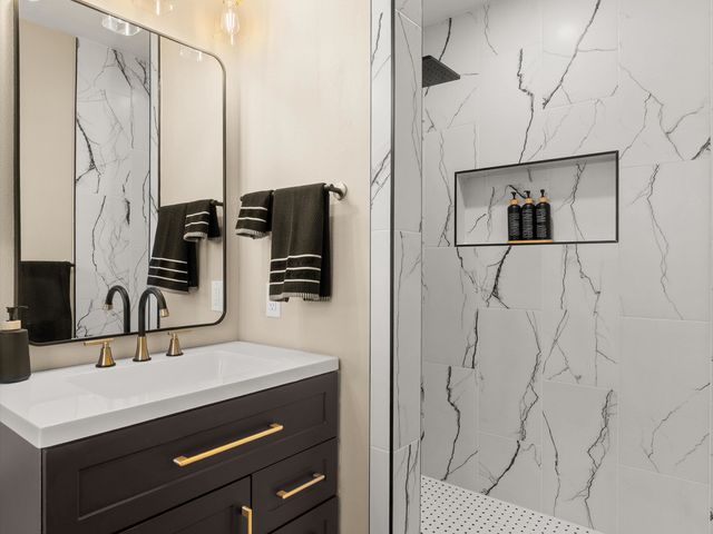 1805 Buckner, Longview, TX 75604