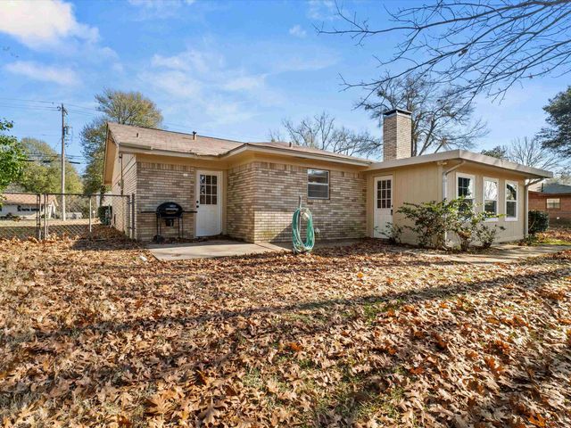 1805 Buckner, Longview, TX 75604