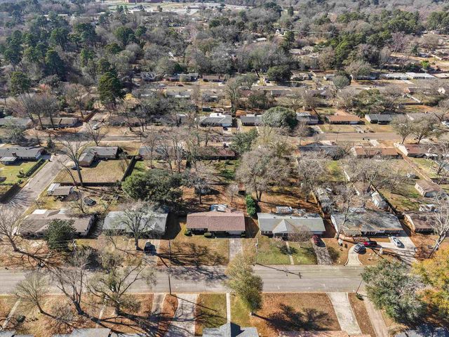 1805 Buckner, Longview, TX 75604