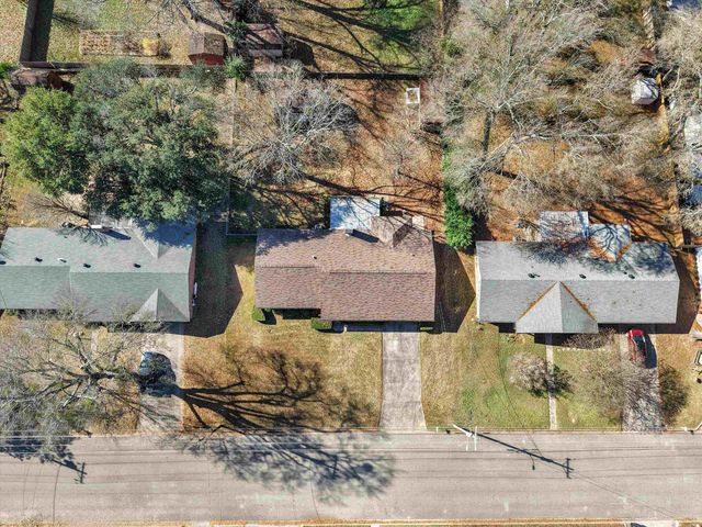 1805 Buckner, Longview, TX 75604