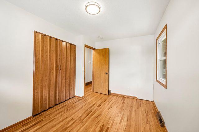 1625 Flag Avenue N, Golden Valley, MN 55427