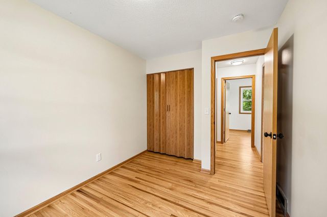 1625 Flag Avenue N, Golden Valley, MN 55427