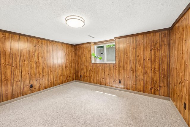 1625 Flag Avenue N, Golden Valley, MN 55427