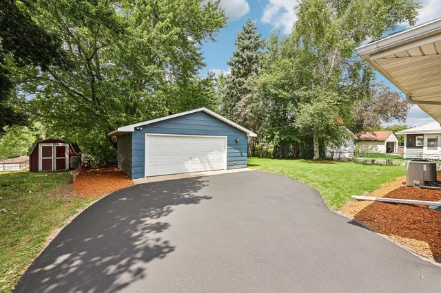 1625 Flag Avenue N, Golden Valley, MN 55427