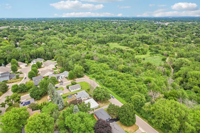 1625 Flag Avenue N, Golden Valley, MN 55427
