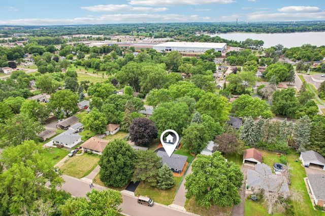 1625 Flag Avenue N, Golden Valley, MN 55427