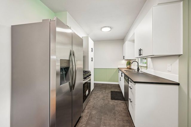 1625 Flag Avenue N, Golden Valley, MN 55427