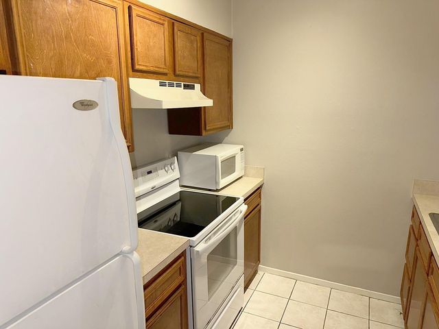 7057 N Holiday Drive, Galveston, TX 77550