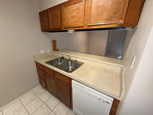 7057 N Holiday Drive, Galveston, TX 77550