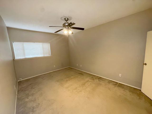 7057 N Holiday Drive, Galveston, TX 77550