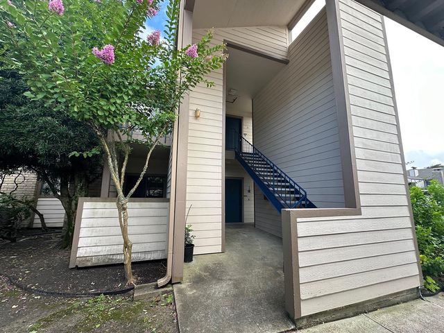 7057 N Holiday Drive, Galveston, TX 77550