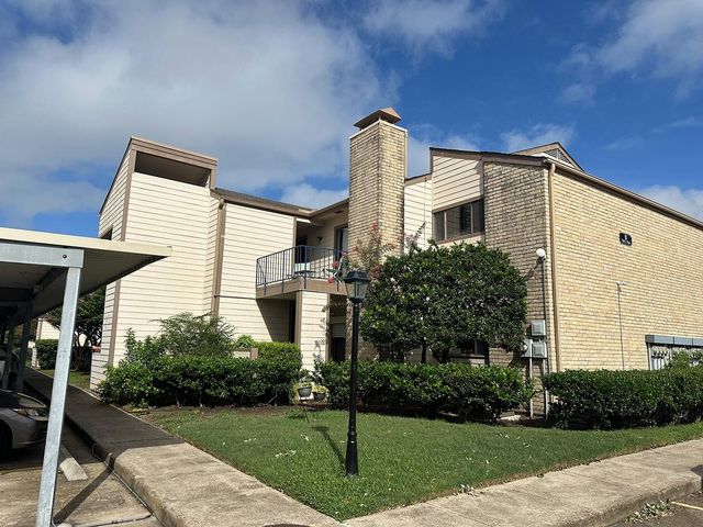 7057 N Holiday Drive, Galveston, TX 77550