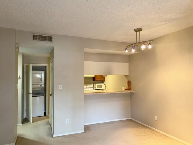 7057 N Holiday Drive, Galveston, TX 77550