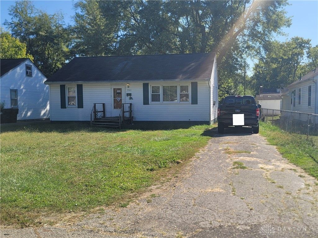 1904 Edgeworth Avenue, Harrison Twp, OH 45414