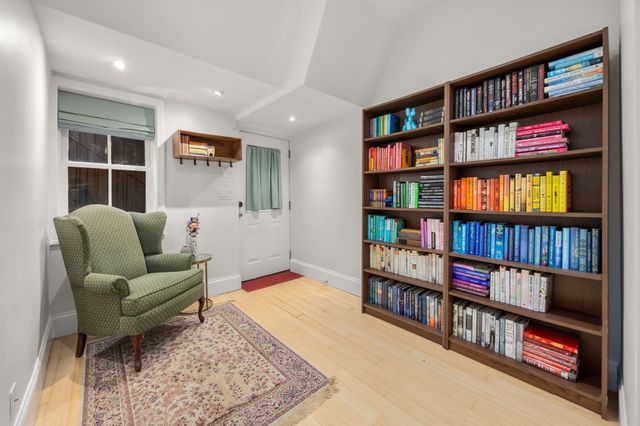 28 Isabella St 28, Boston, MA 02116