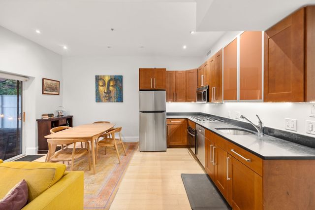 28 Isabella St 28, Boston, MA 02116