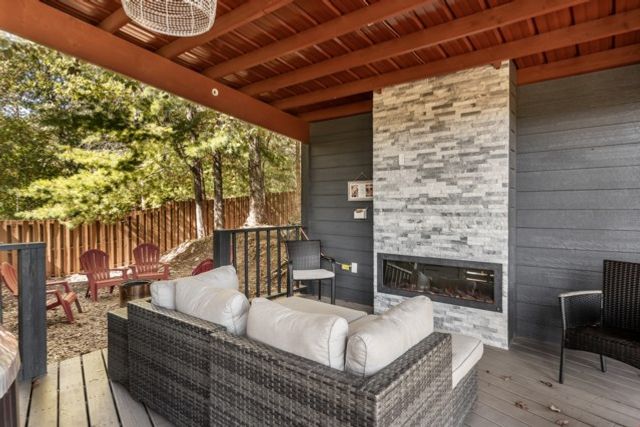 85 Foster Cove Road, Blue Ridge, GA 30513