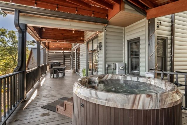 85 Foster Cove Road, Blue Ridge, GA 30513