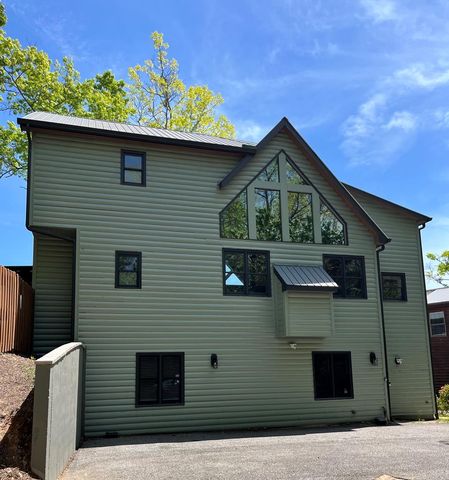 85 Foster Cove Road, Blue Ridge, GA 30513