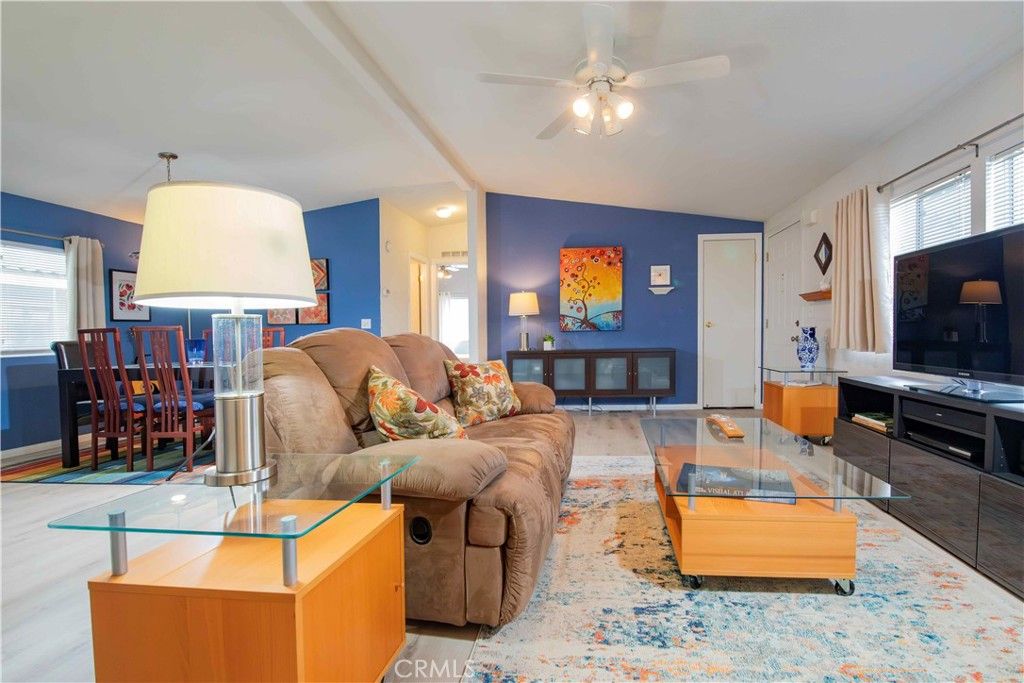 Image 13 of property listing at 11401 Topanga Canyon 77, Chatsworth, CA 91311