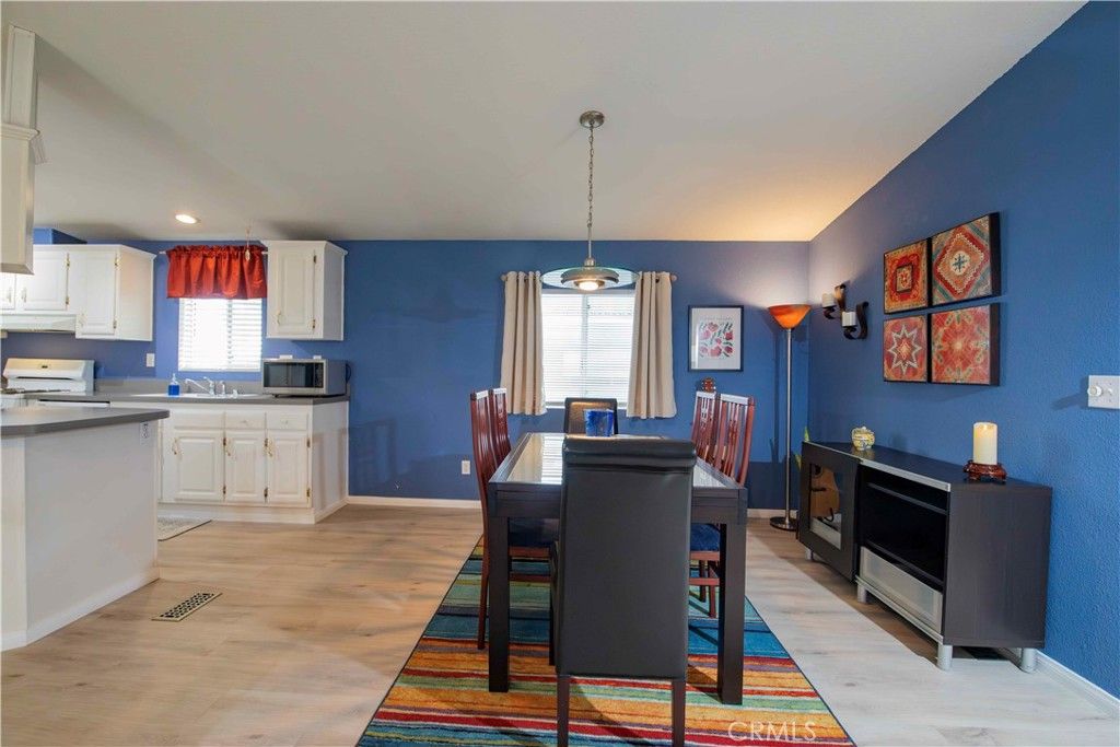 Image 16 of property listing at 11401 Topanga Canyon 77, Chatsworth, CA 91311