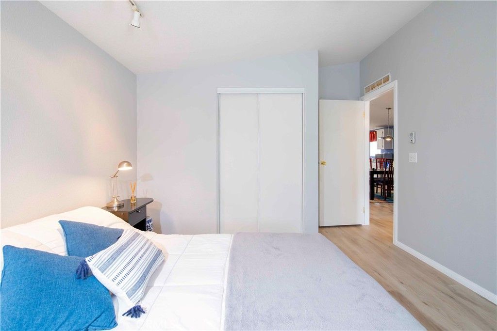 Image 35 of property listing at 11401 Topanga Canyon 77, Chatsworth, CA 91311