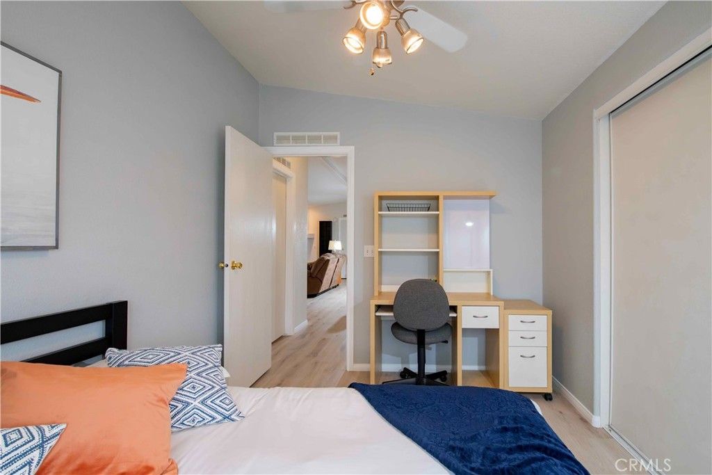 Image 38 of property listing at 11401 Topanga Canyon 77, Chatsworth, CA 91311