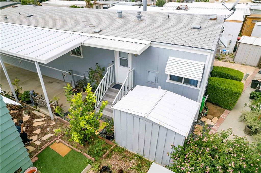 Image 4 of property listing at 11401 Topanga Canyon 77, Chatsworth, CA 91311