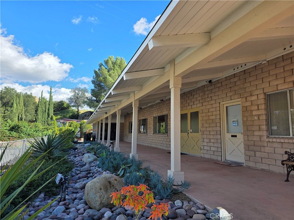 Image 44 of property listing at 11401 Topanga Canyon 77, Chatsworth, CA 91311