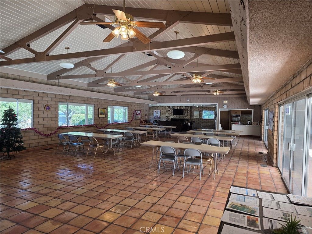 Image 47 of property listing at 11401 Topanga Canyon 77, Chatsworth, CA 91311