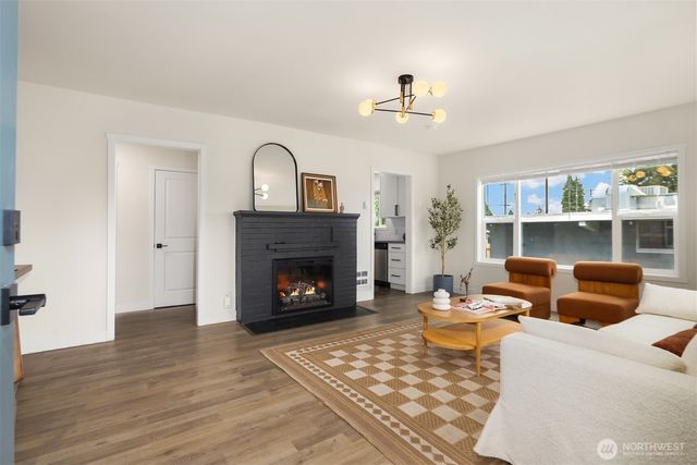1325 Broadway, Everett, WA 98201