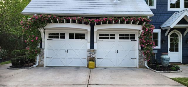 10 Riata Drive, Magnolia, TX 77354