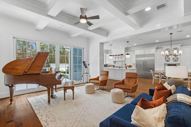 10 Riata Drive, Magnolia, TX 77354