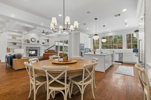 10 Riata Drive, Magnolia, TX 77354