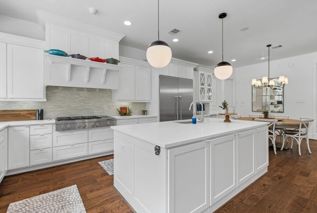 10 Riata Drive, Magnolia, TX 77354