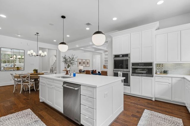 10 Riata Drive, Magnolia, TX 77354