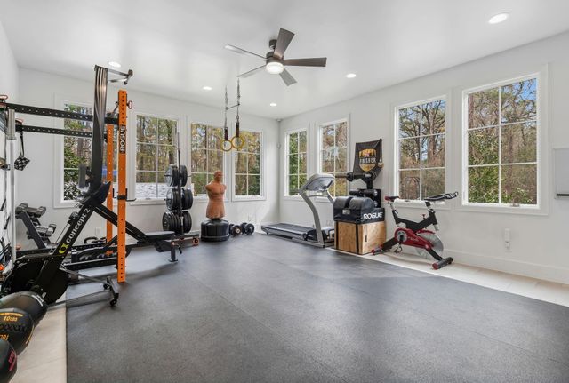 10 Riata Drive, Magnolia, TX 77354