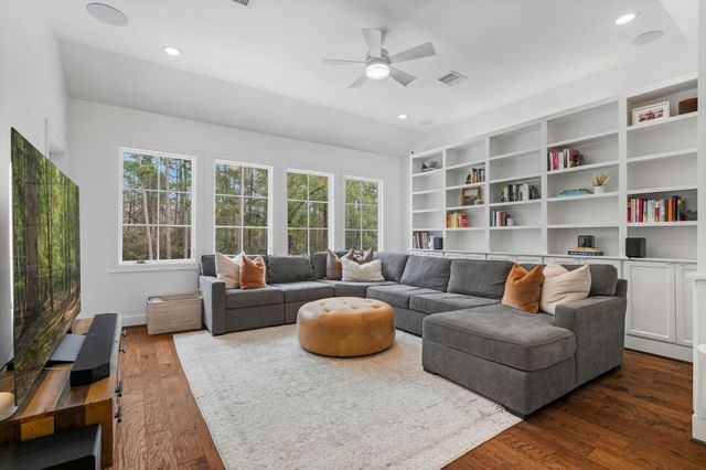 10 Riata Drive, Magnolia, TX 77354