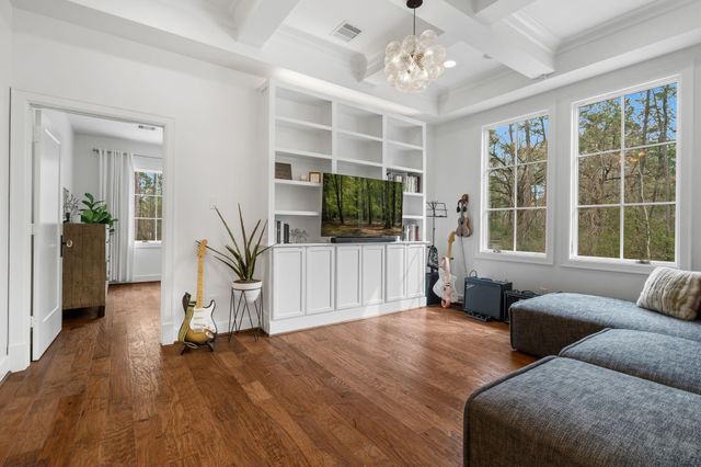 10 Riata Drive, Magnolia, TX 77354