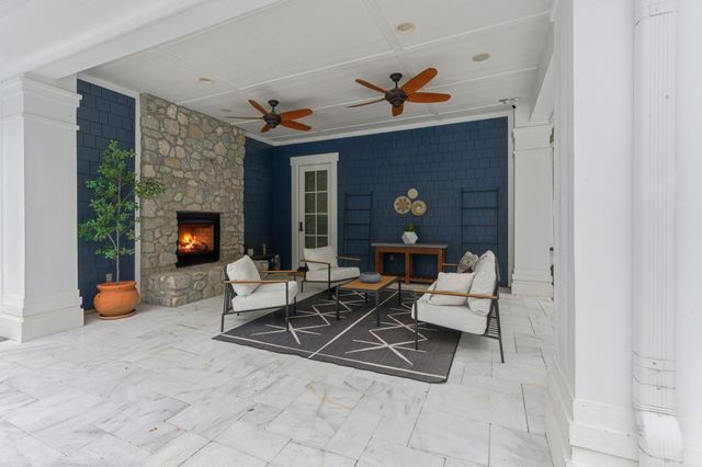 10 Riata Drive, Magnolia, TX 77354