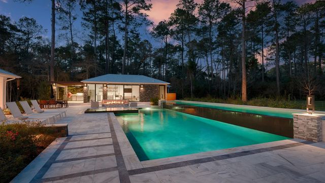 10 Riata Drive, Magnolia, TX 77354