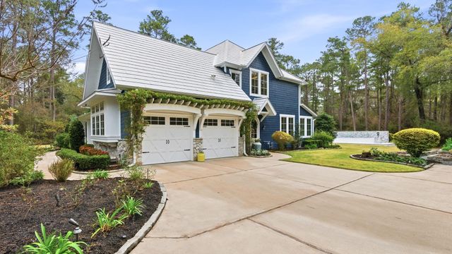 10 Riata Drive, Magnolia, TX 77354