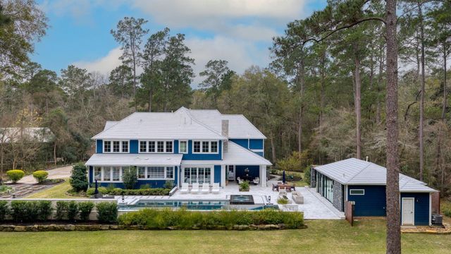 10 Riata Drive, Magnolia, TX 77354