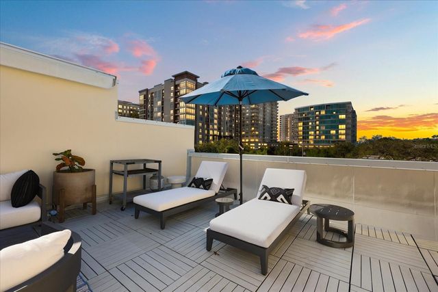623 E JACKSON STREET, Orlando, FL 32801