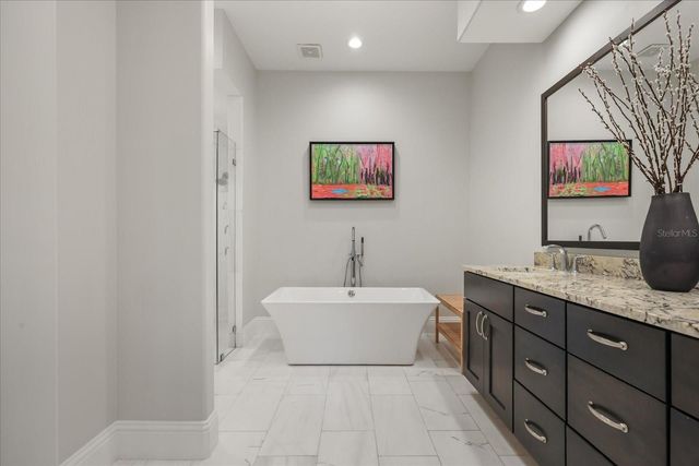 623 E JACKSON STREET, Orlando, FL 32801